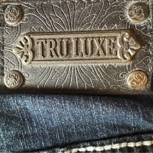 TRU LUXE✨ Women’s Mid-Rise Embellished Capri Jeans 💎🌟👡 Size 8 - Picture 12 of 15